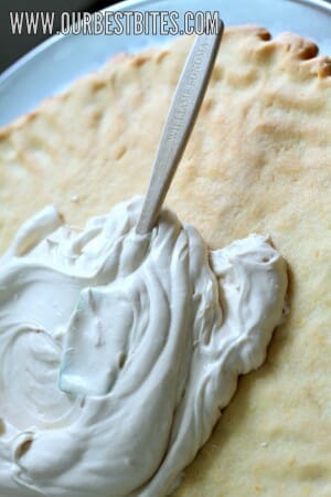 Spreading creamy topping