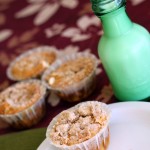 Streusel-Topped Pumpkin Chocolate Chip Muffins