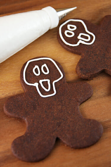 Piping Skeleton Faces