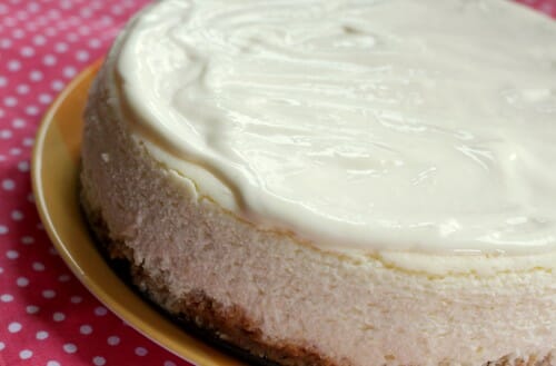 lemon cheesecake with sour cream topping