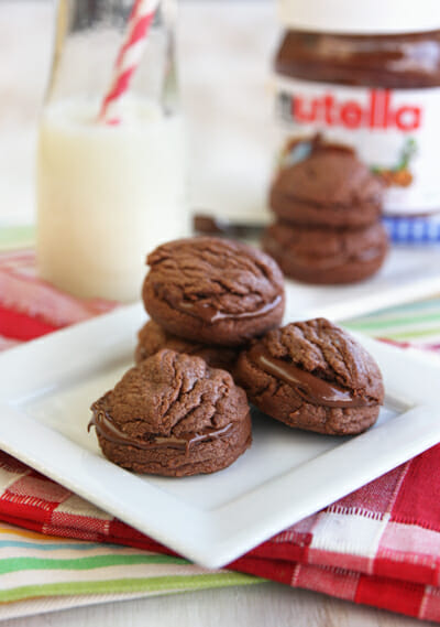 Nutella Sandwich Cookies with only FOUR ingredients!