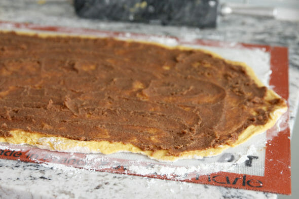 Pumpkin Cinnamon Rolls_filling